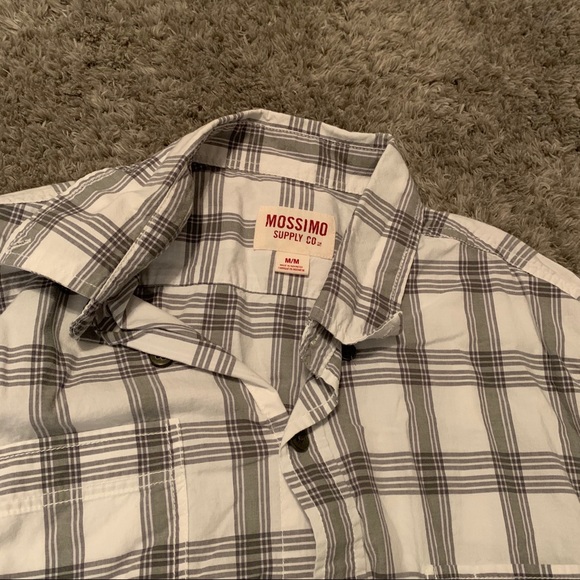 Men’s Checkered Button Down Shirt - Picture 2 of 5